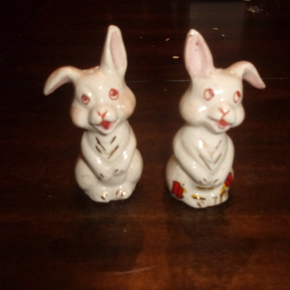 shakers Kitchen Salt Pepper Shakers Set White Bunny Rabbits Japan